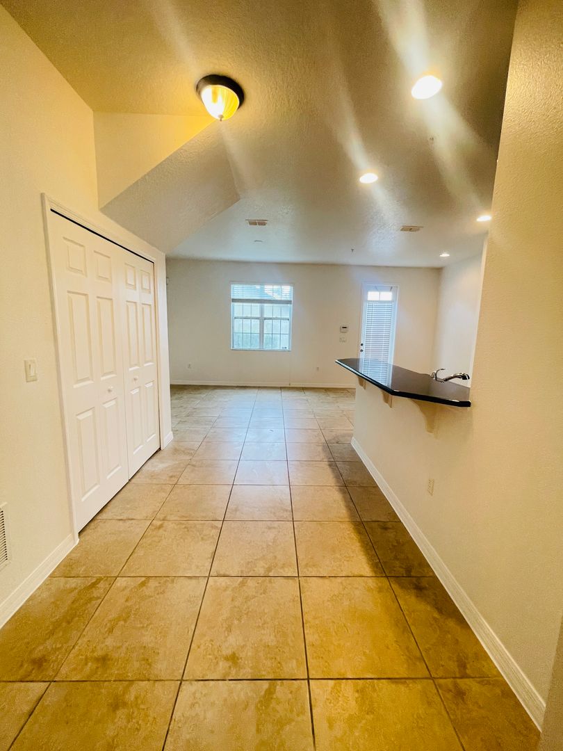 Water's Edge-10322 Hartford Maroon Dr Orlando FL 32827