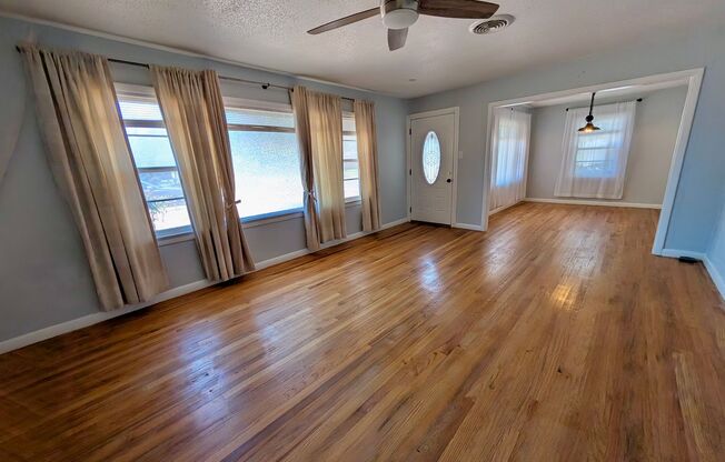 3 bed 1 bath Pre-Leasing