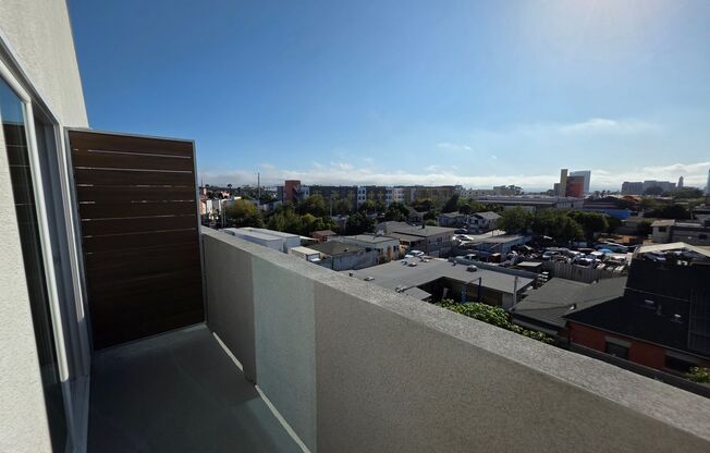 Studio, 1 bath, 327 sqft, $1,855, Unit 405