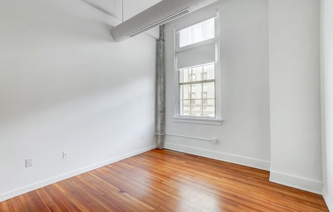 1 bed, 1 bath, 810 sqft, $1,940, Unit 100-403