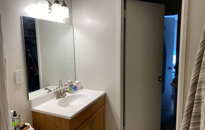 Studio, 1 bath, $1,425