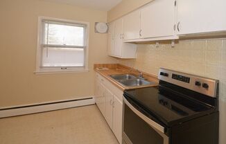 2 beds, 1 bath, $899