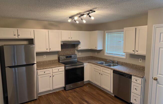 Spacious Two Bedroom Townhome In Kannapolis