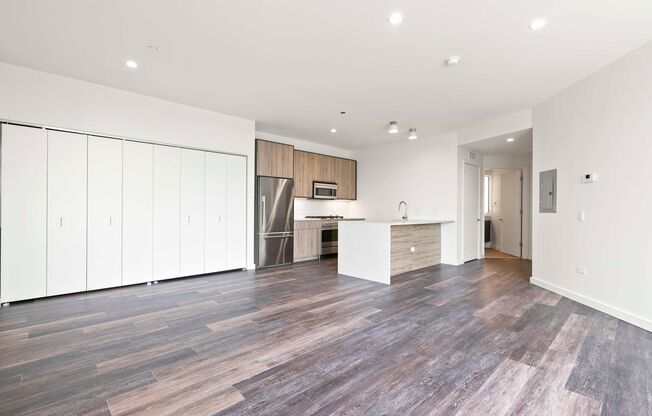 Studio, 1 bath, 681 sqft, $2,365, Unit 512