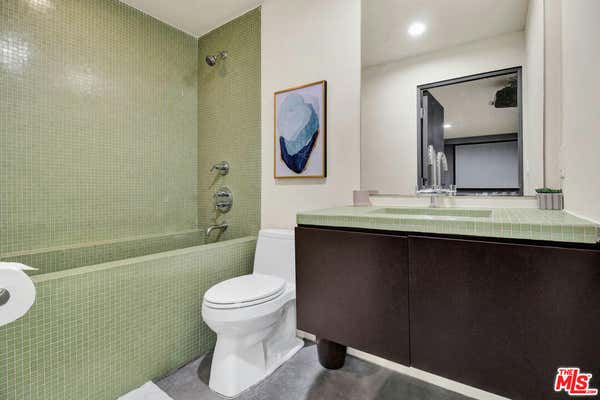 9892 BEVERLY GROVE DR