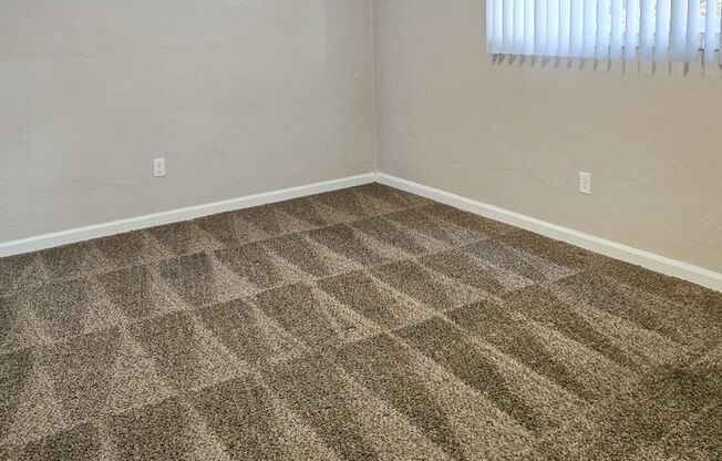 1 bed, 1 bath, 640 sqft, $1,050, Unit 19