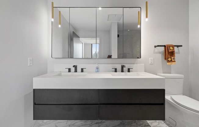 2 beds, 2 baths, 1,131 sqft, $7,500, Unit PH22E