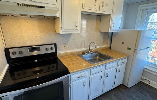 1 bed, 1 bath, $925, Unit 3rd Floor