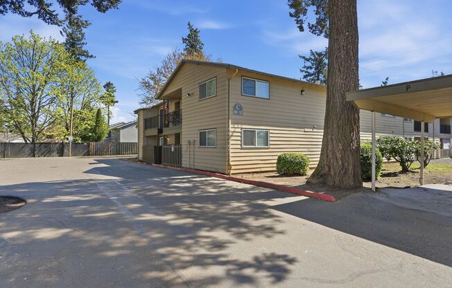 2 beds, 1 bath, 1,000 sqft, $1,350, Unit 31