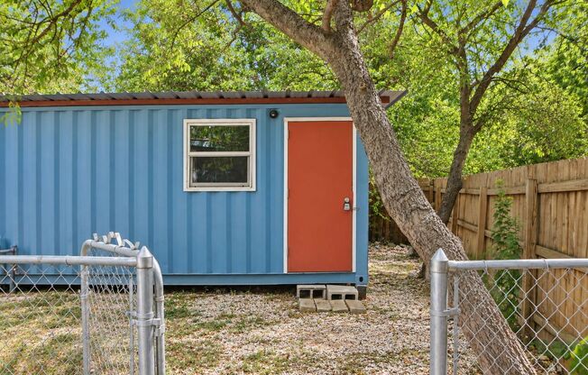 Cozy 2 Bedroom Home in Roosevelt Park