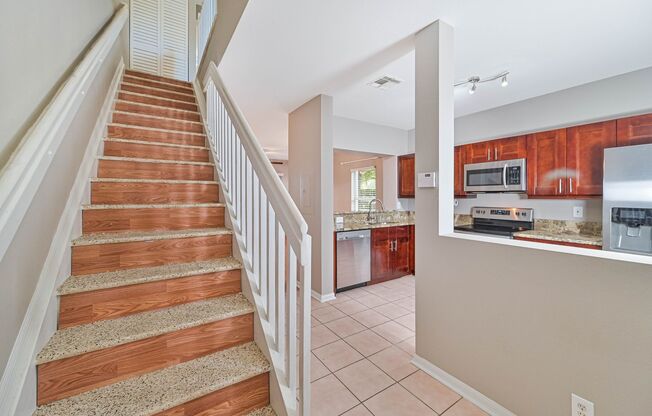 Move-In Ready! 2 BED/2.5 BATH END UNIT in Cypress Landing!