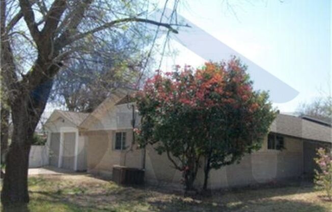 AVAILABLE NOW!!! 3-bed, 2-bath, 2-car garage home in Duncanville