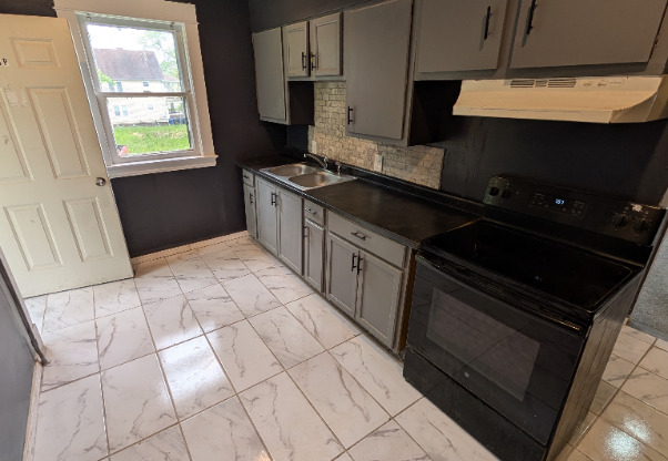 4081 E 104 ST