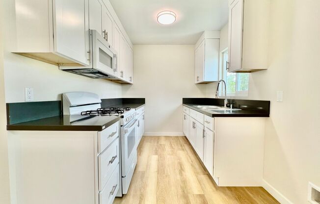 5540 Mammoth Ave.