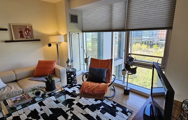 1 bed, 1 bath, 747 sqft, $3,450, Unit 707T