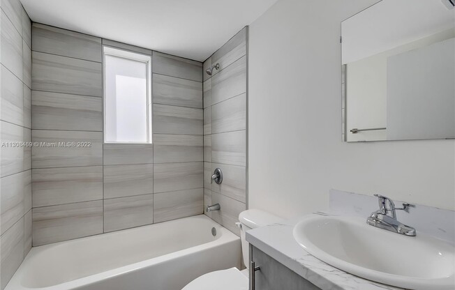 1710 NW 1 CT