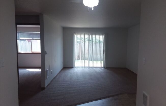 2 beds, 1 bath, 808 sqft, $1,650, Unit 203*