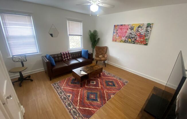 Ideal 1 Bed 1 Bath Unit with Fenced Yard In Charming Old City