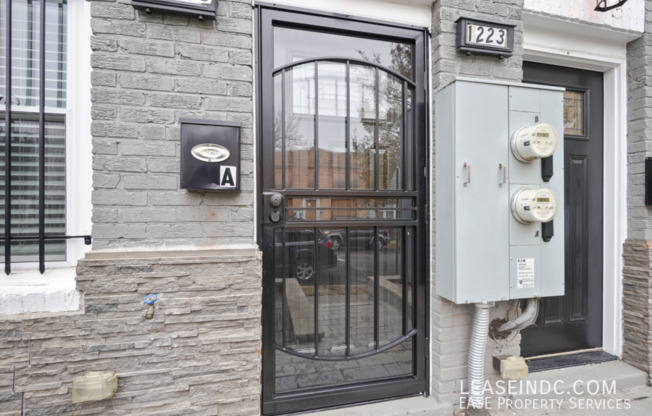 1223 16 ST NE