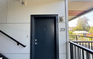 2 beds, 1 bath, $1,995, Unit # 201