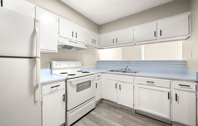 2 beds, 2 baths, 1,100 sqft, $1,099, Unit C29