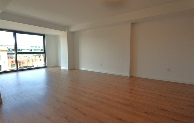 1 bed, 1 bath, 781 sqft, $4,000, Unit 511