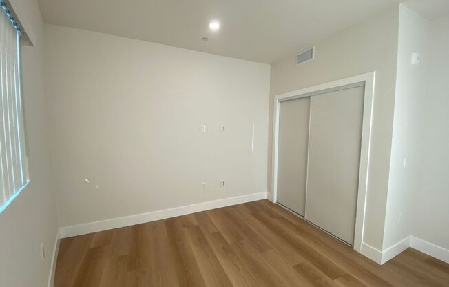 2 beds, 1 bath, 868 sqft, $2,950, Unit 401