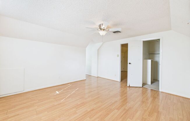 4 bed / 2 bath Nestled in the vibrant heart Lafayette, Louisiana