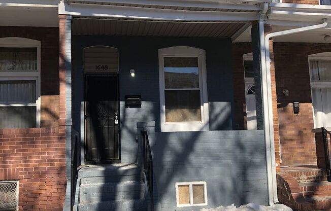 Voucher Approved 2 Bedroom with Den or 3 Bedroom Voucher 1.5 Bathroom