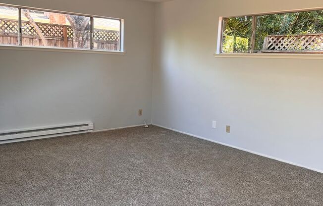 Spacious home with vaulted ceilings & natural lighting available now!