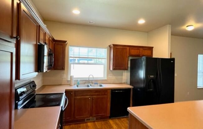 3 beds, 2 baths, $2,395