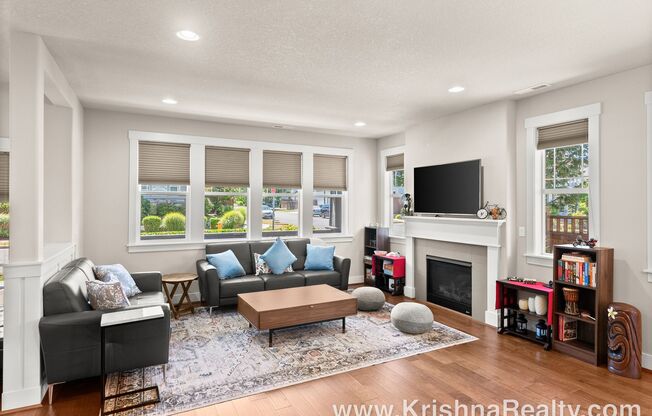 Gorgeous Corner-Lot Home | 4 BD | 2.5 BA | Single-Family Home in Bethany Creek Falls | Gym & Pool Access!