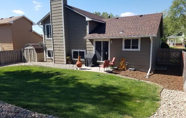 3 BEDROOM HOME IN WIDEFIELD!!