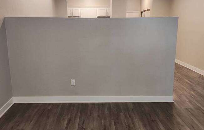 467 S 8 ST