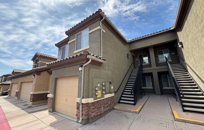 3 beds, 2 baths, $1,850, Unit UNIT 2022