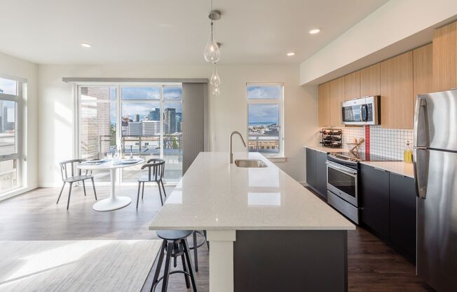 101 Broadway, Live Here, Go Anywhere, Currently offering first month free