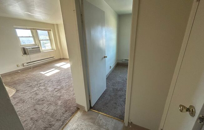 1 bed, 1 bath, $905, Unit 404
