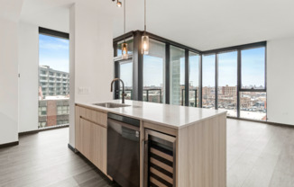 1429 W RANDOLPH ST
