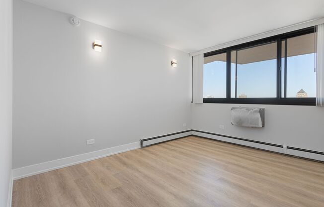 3 beds, 1.5 baths, 1,001 sqft, $3,300, Unit 14C