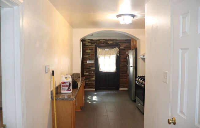 3 beds, 2 baths, $2,300