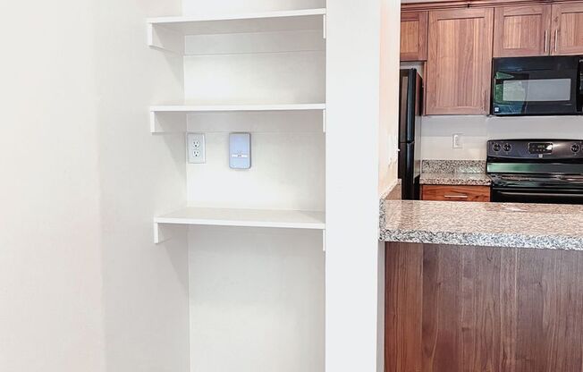 1 bed, 1 bath, 705 sqft, $1,175, Unit 319