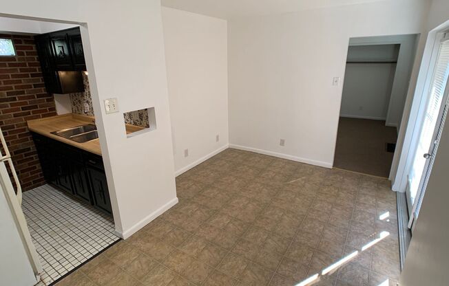 1 bed, 1 bath, 900 sqft, $650, Unit First Floor