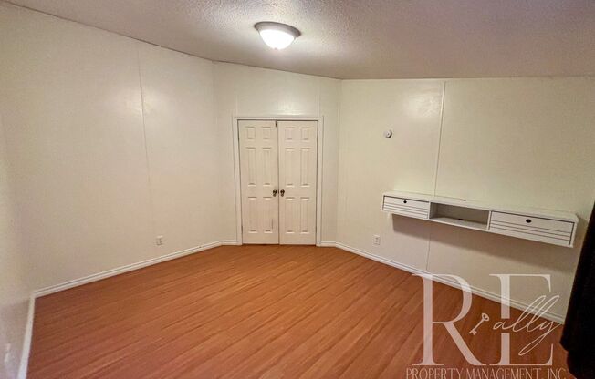 3 beds, 2 baths, $2,250