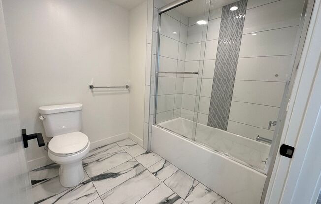 1 bed, 1 bath, 650 sqft, $3,200, Unit 403
