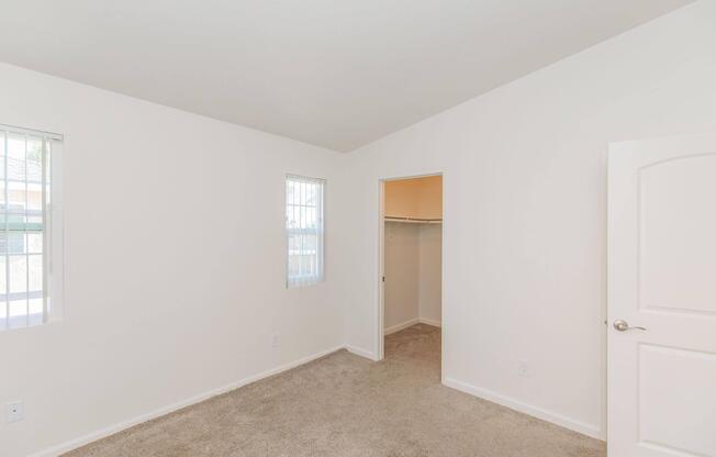 2 beds, 2 baths, 880 sqft, $3,020