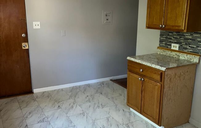 1 bed, 1 bath, $1,300, Unit 2814-2W