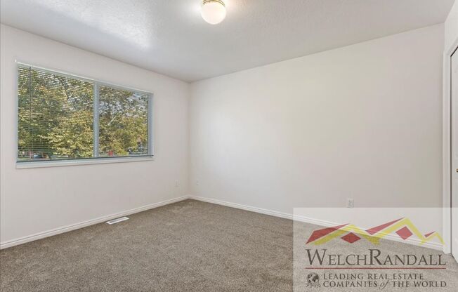 3 beds, 1.5 baths, $1,445, Unit # #B