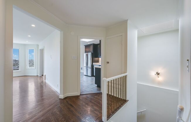 Panoramic SF Views, Elevated Cul-de-Sac Home in Eureka Valley