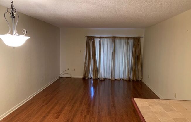 1BD/1BA Condo located on the Germantown/Memphis Line!