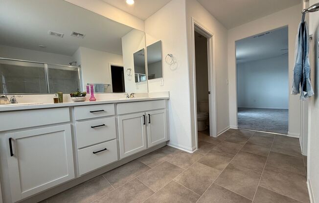 Brand new Southwest 3 bedrooms 2.5 bathrooms